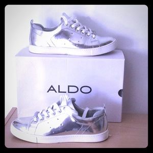 Silver size 7 shoe